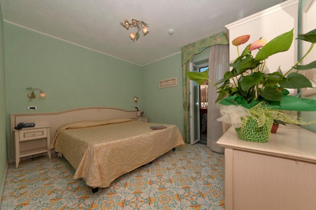 Hotel Villa Franca Forio  Room photo