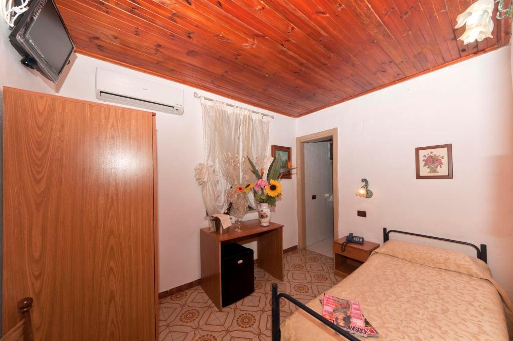 Hotel Villa Franca Forio  Room photo